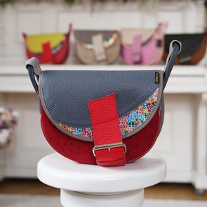 Sac en cuir pour femme coloré, sac à bandoulière et sac à bandoulière rouge et gris, sac de tous les jours, sac en cuir unique, cousu main en Pologne, sac fait main