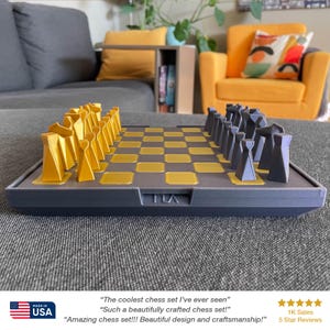 Juego de ajedrez de viaje con impresión 3D geométrica moderna: regalo de juego de mesa minimalista, portátil y único (crepúsculo/oro)