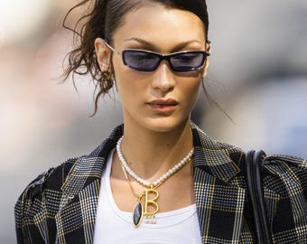 Bella Hadid Inspired Pearl Letter Necklace – Customizable Historic Anne Boleyn Style Jewelry, Initial Choker, Gift for Her