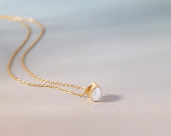Minimal Gold Necklace with Pearl • Timeless Jewelry for Her • Wedding, Anniversary, Birthday Gift, Bridesmaid Gift, Elegant Gift for Women
