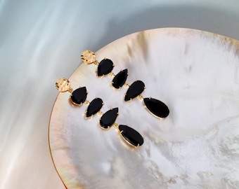 Boucles d'oreilles pendantes faites à la main en onyx noir, cadeau élégant pour elle, grandes boucles d'oreilles noires, boucles d'oreilles pendantes en onyx noir, cadeau d'anniversaire
