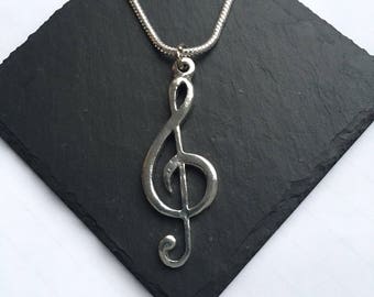 Treble Clef Pendentif, Handmade UK Modern English Pewter, Music Note Pendant