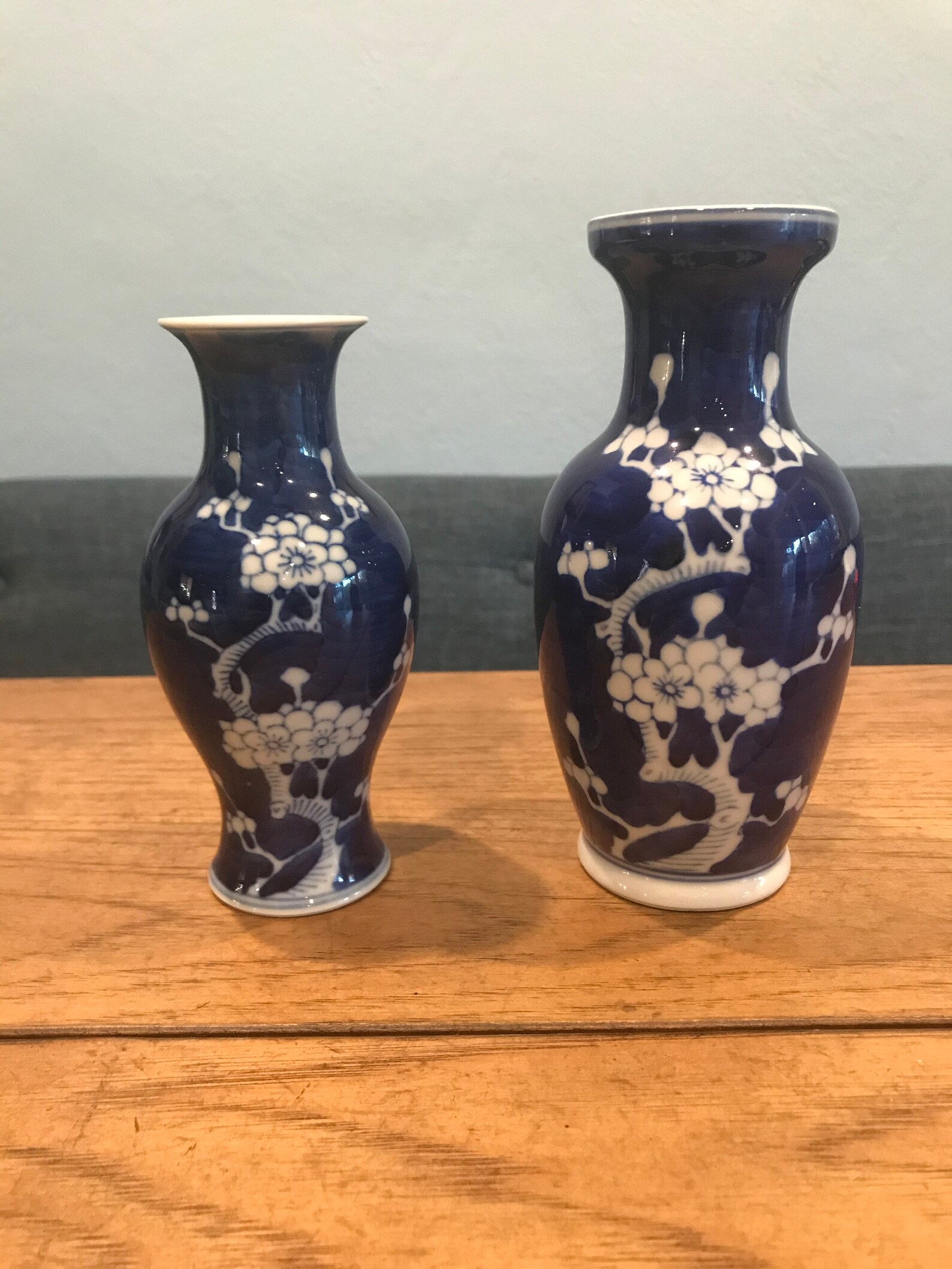 Paire de vases japonais bleu et blanc avec des fleurs de Etsy