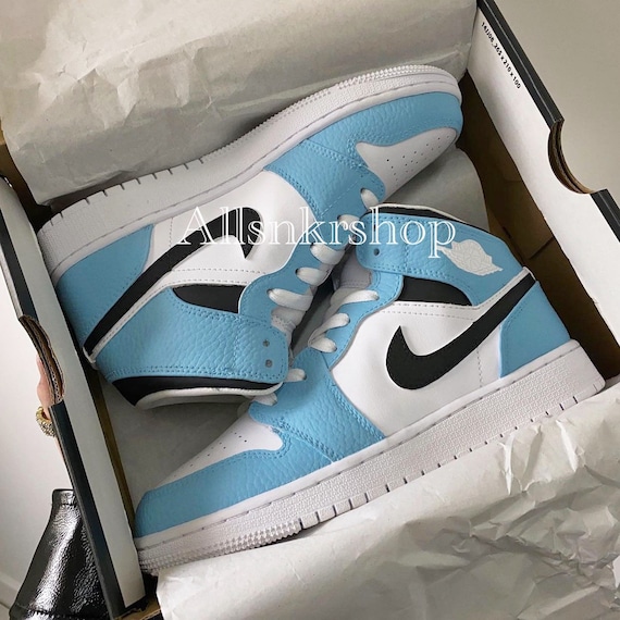 Nike air jordan 1 mid custom blauw zwart swoosh - Etsy België