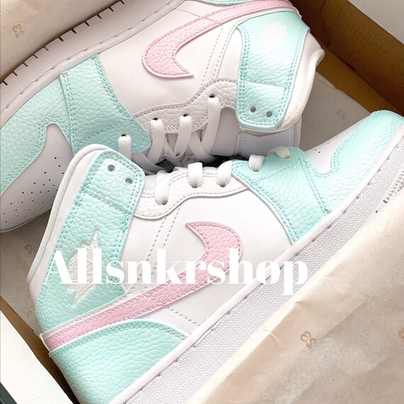 Jordan 1 mid mujer rosa clearance