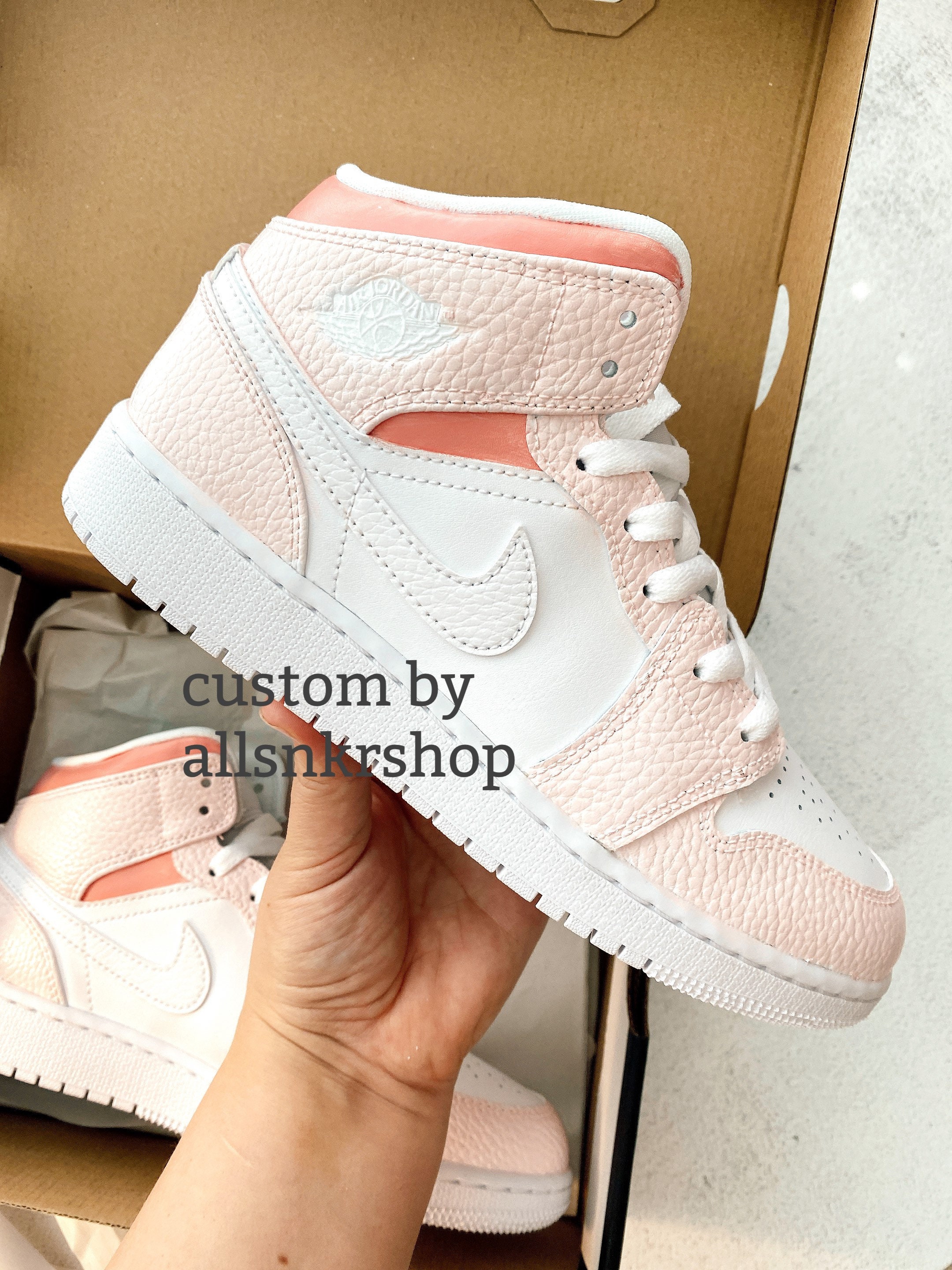 Nike Air Jordan 1 Mid Custom - Etsy 日本