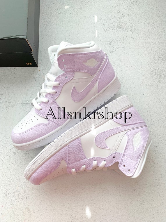 Mansedumbre Atrás, atrás, atrás parte región Nike Air Jordan 1 morado lila - Etsy España