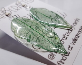 Gekristalliseerde skeletblad oorbellen groen, op de natuur geïnspireerde sieraden, bungelende oorbellen, statement oorbellen, handgemaakte oorbellen