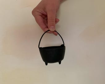 Miniature Cast Iron Smelting Pot #203