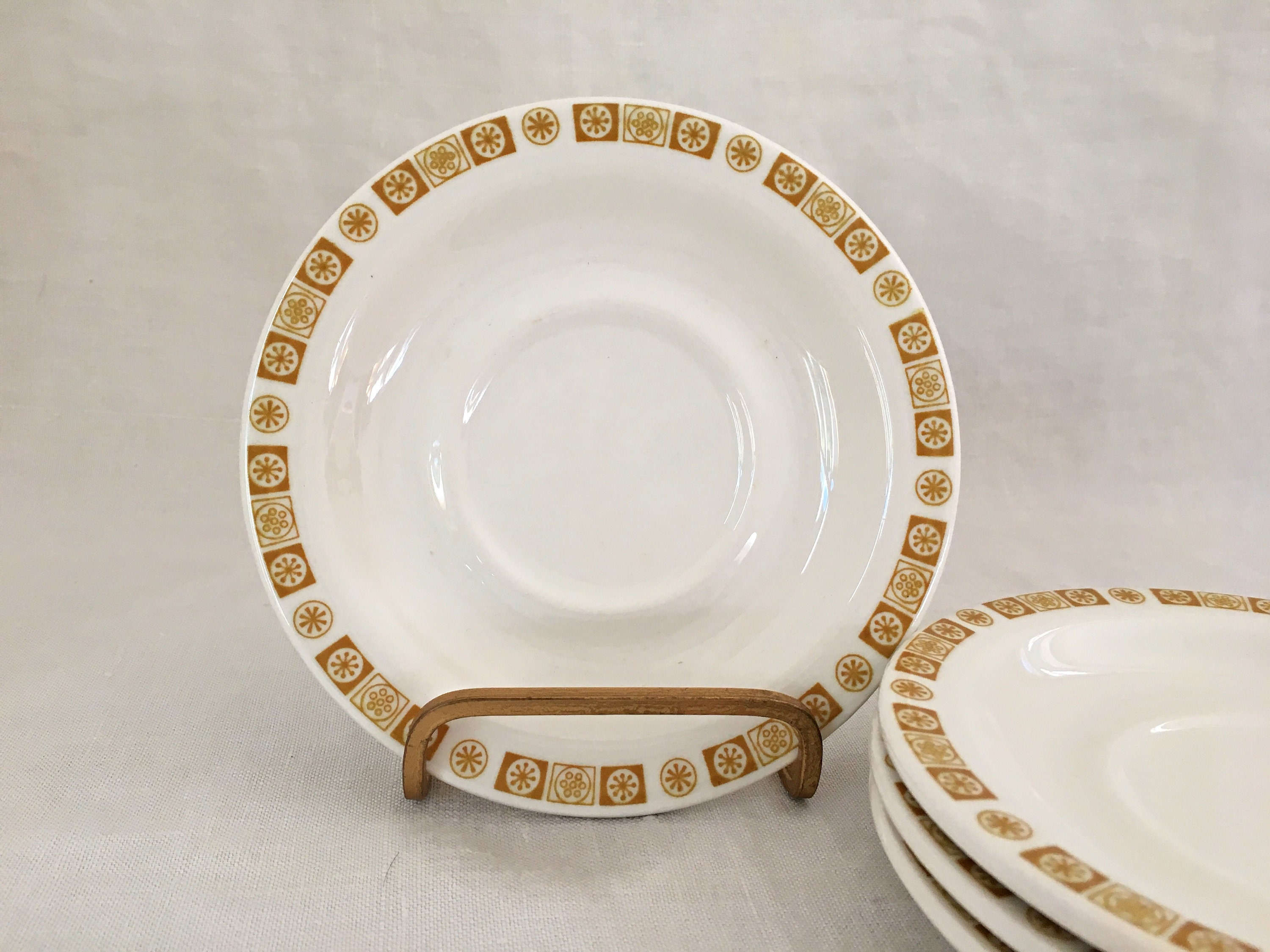 Buffalo China ダイナー皿３枚 VTG Set Of 3 Buffalo China Red and White Dinner Plate
