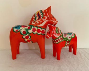 Nils Olsson Red Dala Horse Pair, 8.5 Inch and 6 Inch