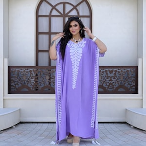 Damski lniany kaftan, długa, haftowana abaja, luźny krój, maxi kaftan z wewnętrznym paskiem