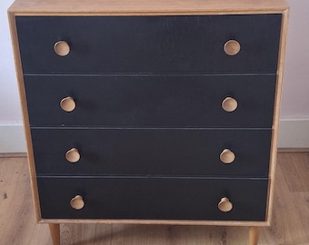 Mid-Century 4 Drawer Teak Chest in Excellent Condition.