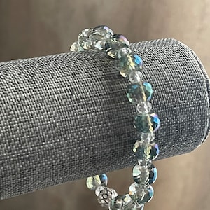 Iridescent Glass Bead Bracelet / Gifts for her /Stackable bracelet