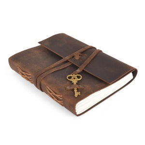 Handmade Treasuree Classic Leather Journal, Un-ruled Notebook/ Sketchbook l Full Grain Leather, Hunter Leather