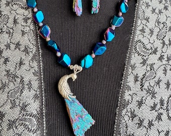 Blue Aura Kyanit Pfau Anhänger Halskette & Ohrring Set