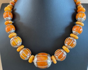 Butterscotch Copal Ambr Resin Halskette, Silber Repousse Perlenschmuck