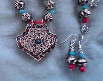 Tibetan Silber filigrane Ghau Anhänger Halskette mit Türkis