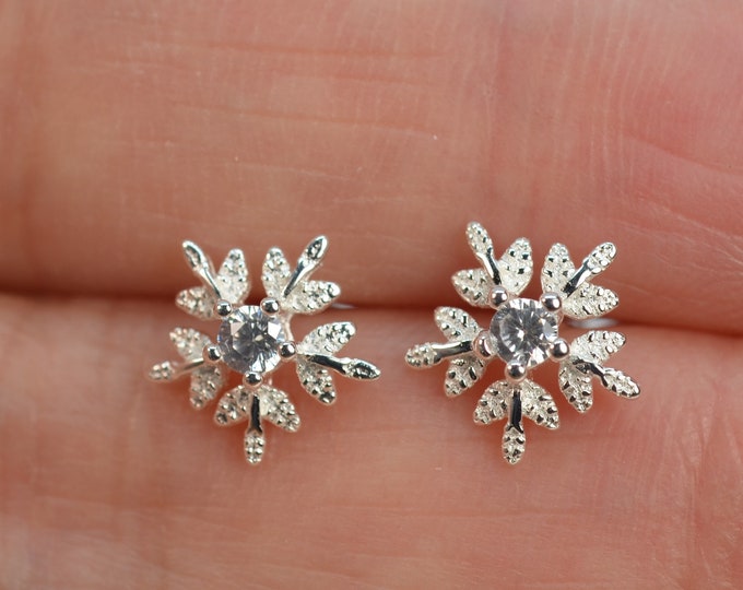 Snowflake Earrings for Women, 925 Sterling Silver Earrings for Girls, Hypoallergenic, Christmas Gift, Holiday Gifts