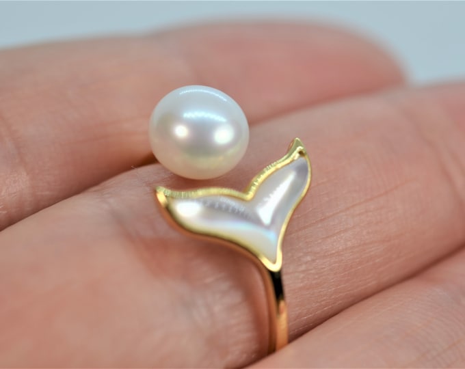 Gold Vermeil Ring for Women, Artisan Mermaid Tail Ring, High Luster Freshwater Pearl Ring, Adjustable Ring, Hypoallergenic