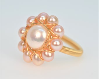 Anillo de perla de agua dulce para mujer, anillo de perla envuelto en alambre chapado en oro de 14 k para niña, anillo ajustable, anillo de flor