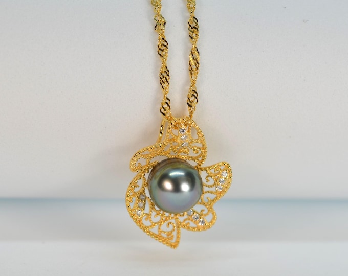 Tahitian Pearl Pendant Necklace, Gold Vermeil Filigree Floral Setting, 18 Inch Chain