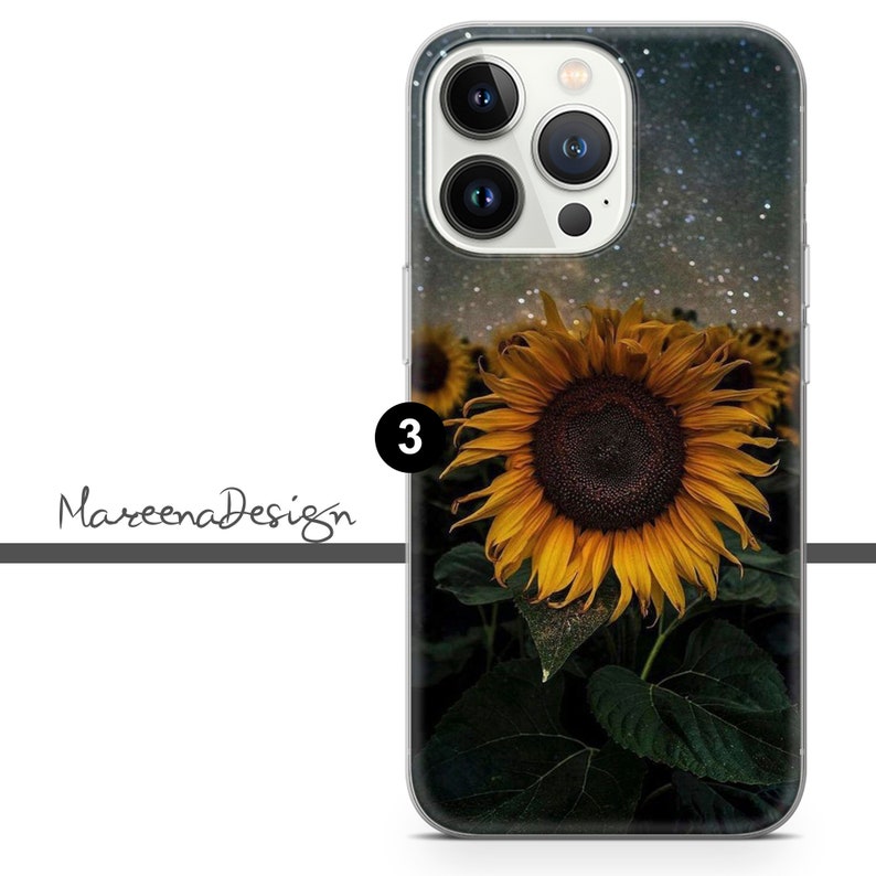 K&ouml;nnte beinhalten: Eine transparente Handyh&uuml;lle mit einem Design einer Sonnenblume auf einem Feld bei Nacht mit einem Sternenhimmel. Die H&uuml;lle hat eine schwarze Nummer "3" auf der Seite.