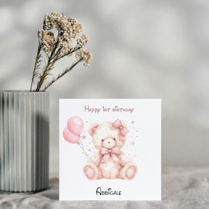 Cartão personalizado de 1º aniversário para menina bebê fofo - Adicione nome para personalizar o cartão de felicitações Cartão de felicitações Bebê urso