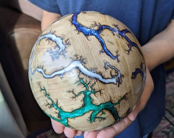 5" Electro Fractal Orb, Lichtenburg bal gebrande houten bal elektrische houtgestookte gefractaleerde blauwgroene en witte Lichtenbergbol cadeau voor hem