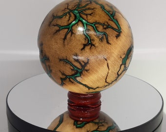 3 inch groene Lichtenberg fractale houten bol: kunstwerk vastgelegd door bliksem (3 inch diameter)