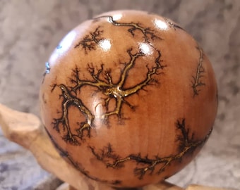 Vastgelegde belichting! 3" Fractal Orb Gold Lichtenberg bol gebrande houten bal bliksem hout elektrisch hout cadeaus voor hem