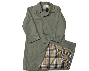 Gabardina vintage de Burberry de los años 90 fabricada en Inglaterra
