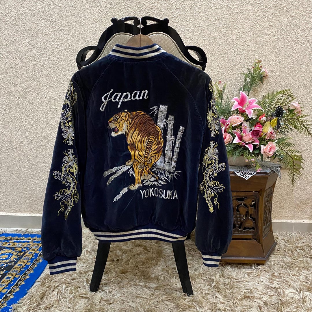 ジャケット・アウター 90s vintage souvenir jacket velvet black Vintage 90s Sukajan Souvenir Velvet Bomber Jacket Embroidery
