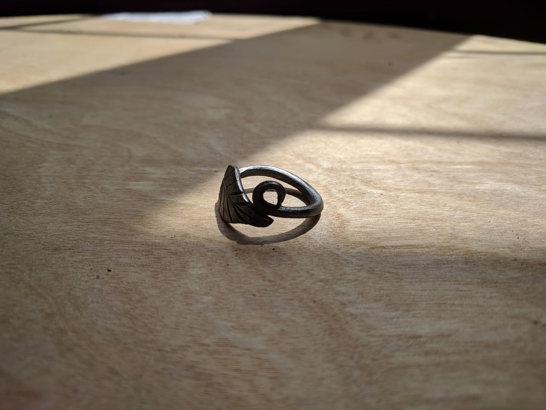 Blacksmith Leaf Ring - Etsy
