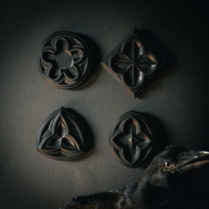 Gothic Architektur Wandbild Set | Gothic Galerie Wand Lückenfüller | Kleine Wandtafeln | Die geschwärzten Zähne | Gothic Wohndekor