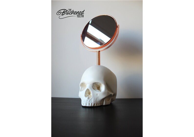 Skull Make Up Mirror Decor