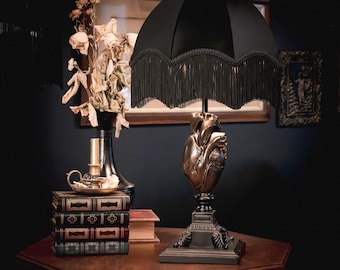Lámpara Corazón Anatómico - Edición Dorada / Iluminación Gótica / Lámpara de Mesa Gótica / Decoración Gótica para el Hogar - Hecha a Mano por The Blackened Teeth