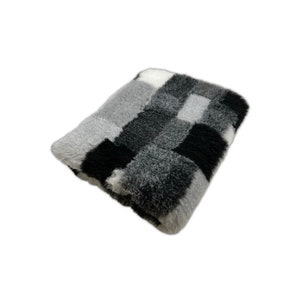 Pawstrading Dog Vet Mat Bed GREY PATCH Bedding Cage Blanket Whicks Moisture