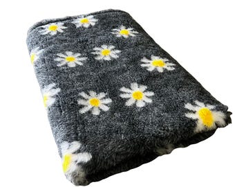Pawstrading Dog Vet Mat Bed Grey CHARCOAL YELLOW DAISY raindbow Bedding Cage Blanket Whicks