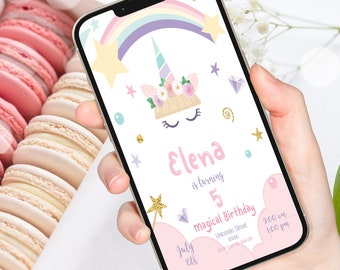 Può includere: Un invito digitale rosa e bianco con un'illustrazione di unicorno e un arcobaleno. Il testo recita "Elena compie 5 anni festa di compleanno magica 15 luglio Unicornio Street XXXX 9:00 13:00"