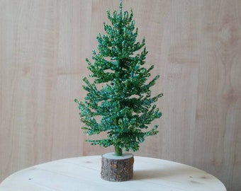 Weihnachtsbaum-Skulptur: Miniatur-Weihnachtsbaum aus Draht (25-30 cm)