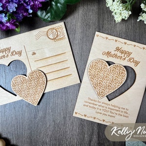 Cartão postal personalizado do Dia das Mães SVG com coração recortado gravado, arquivo cortado a laser | Licença Comercial | Arquivos Glowforge, presente para mamãe SVG