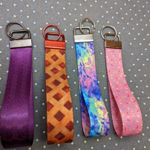 Wristlet keychain