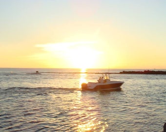 Sonnenuntergang hinter dem Boot