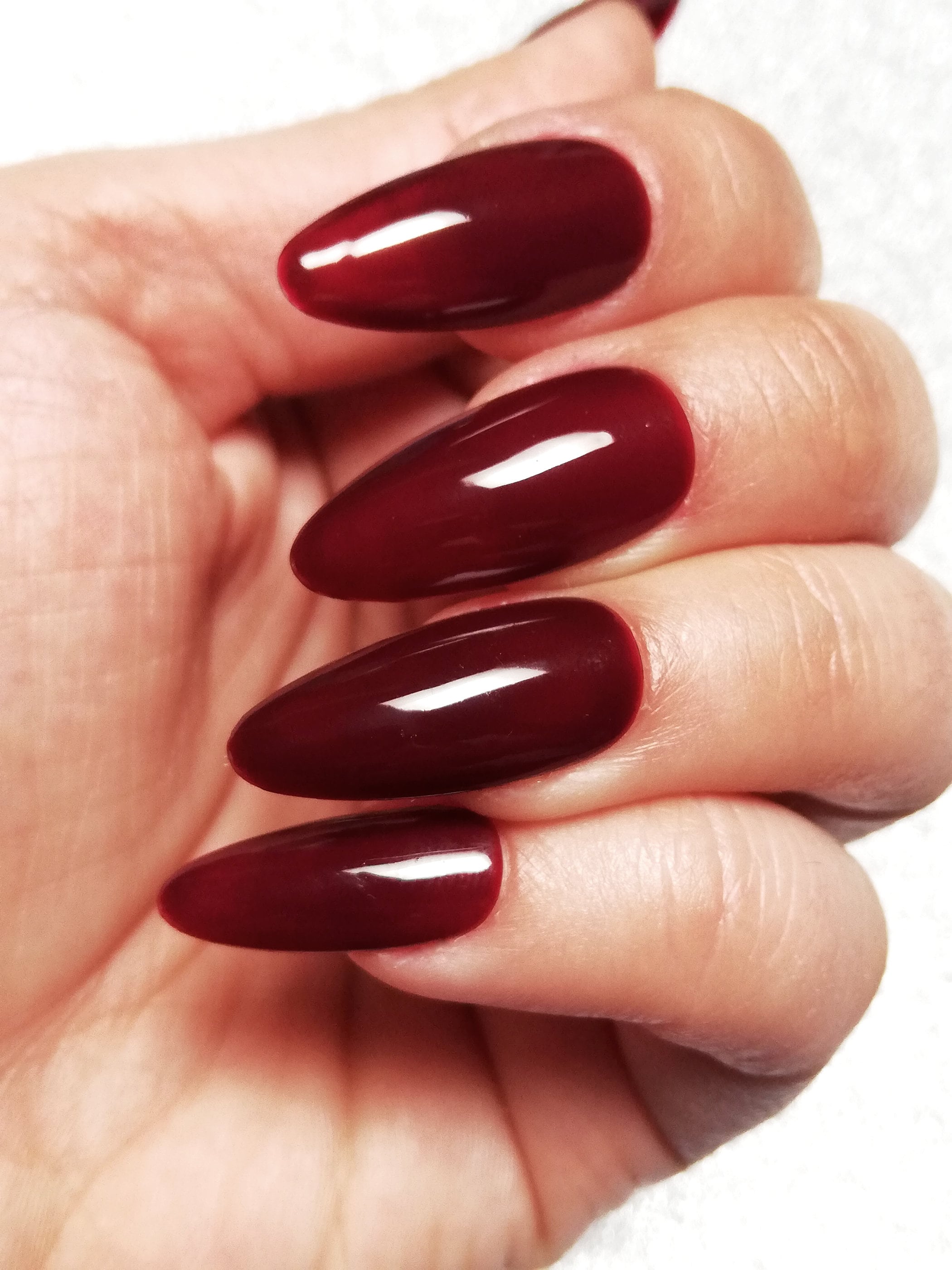 Uñas rojo oscuro Etsy España