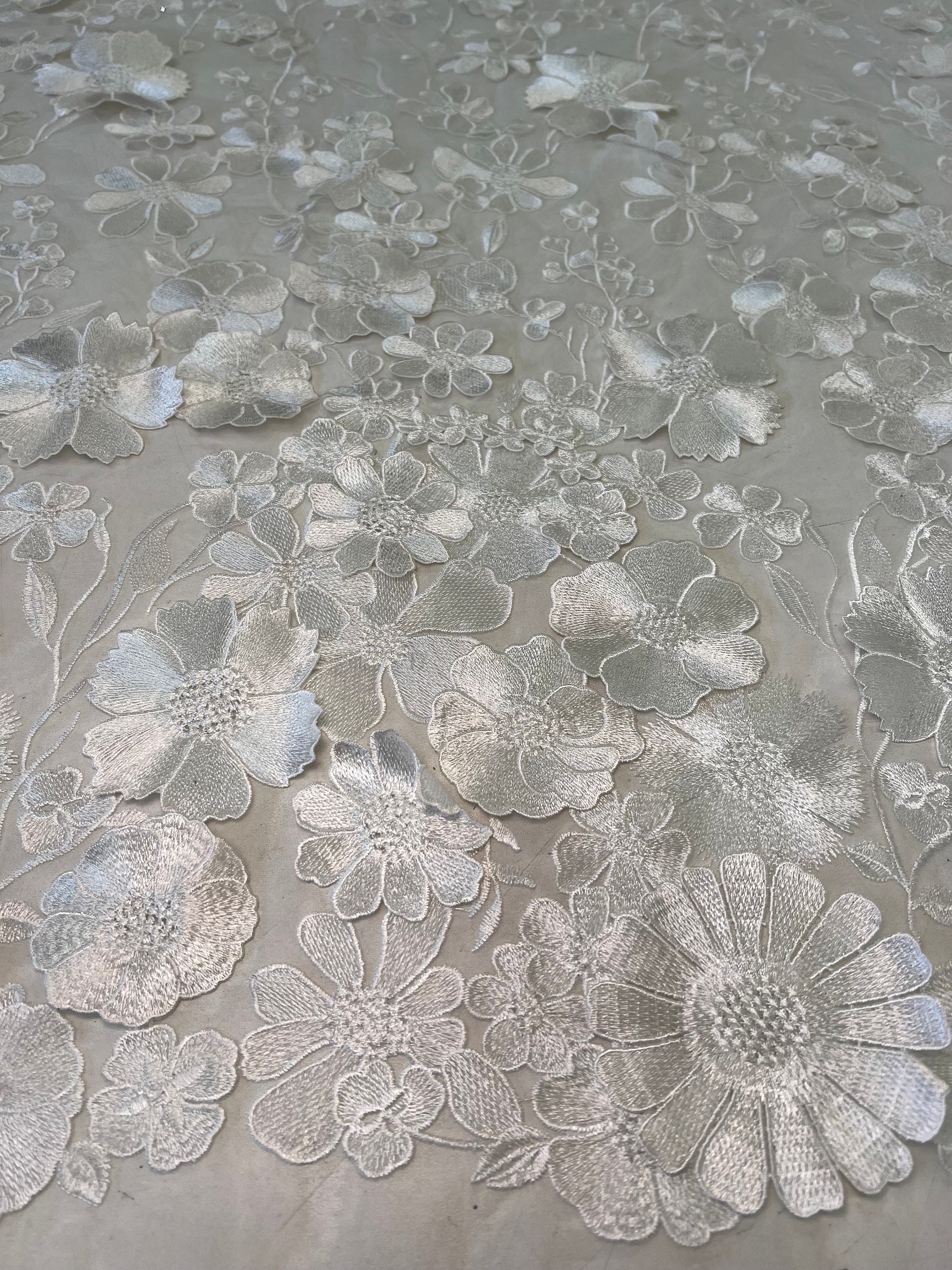 3D Embroidery White Bridal Lace Fabric. 3D Embroidery Lace Fabrc ...