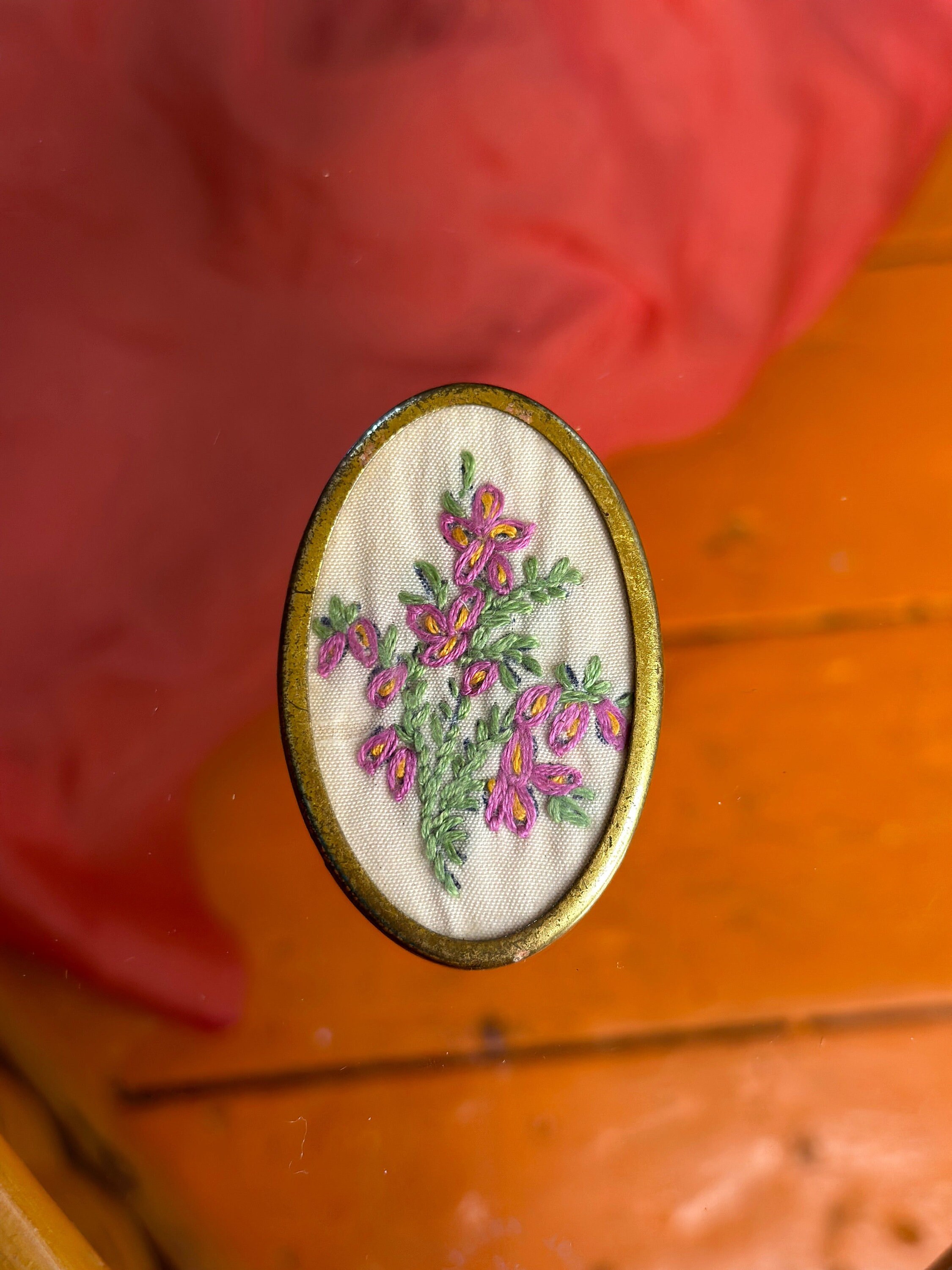 売れ筋がひクリスマスプレゼント！ Handmade Embroidered Bouquet Purple Brooch Etsy - 01 1940s その他