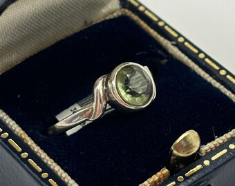 Vintage Sterling Silver Ring with Green Peridot, UK Size N1/2