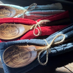 Personalized wooden spoon gift set for mom, Mother&#39;s Day engraved cooking spoon, Kitchen gift from daughter, Baking gift home decor for mom
