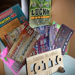 Porta biglietti della lotteria con gratta e vinci, porta biglietti della lotteria in legno massello, bomboniera per matrimonio con lotteria, porta biglietti della lotteria, portafortuna con lotteria, portafortuna con lotteria